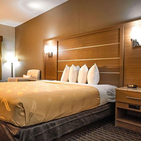 Quality Inn & Suites Near Six Flags - Austell Bagian luar foto