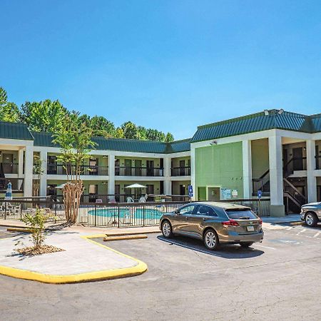 Quality Inn & Suites Near Six Flags - Austell Bagian luar foto