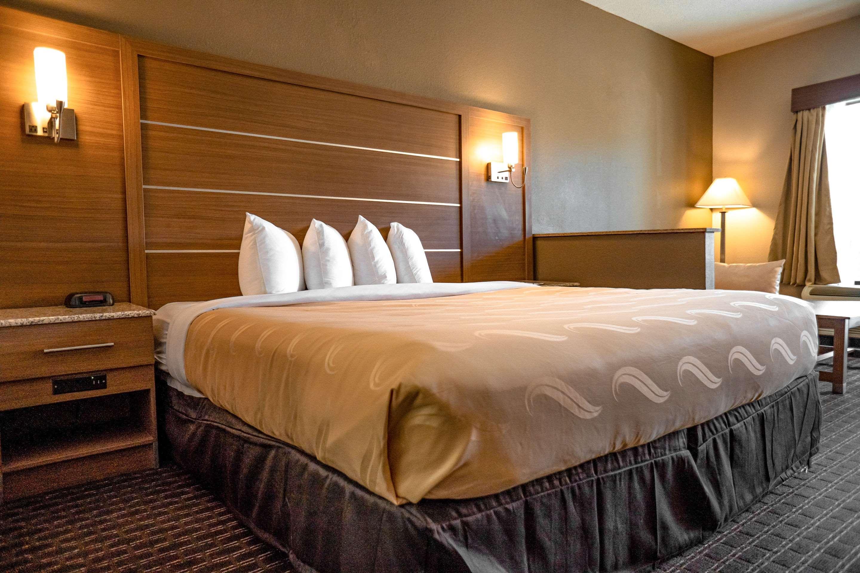 Quality Inn & Suites Near Six Flags - Austell Bagian luar foto