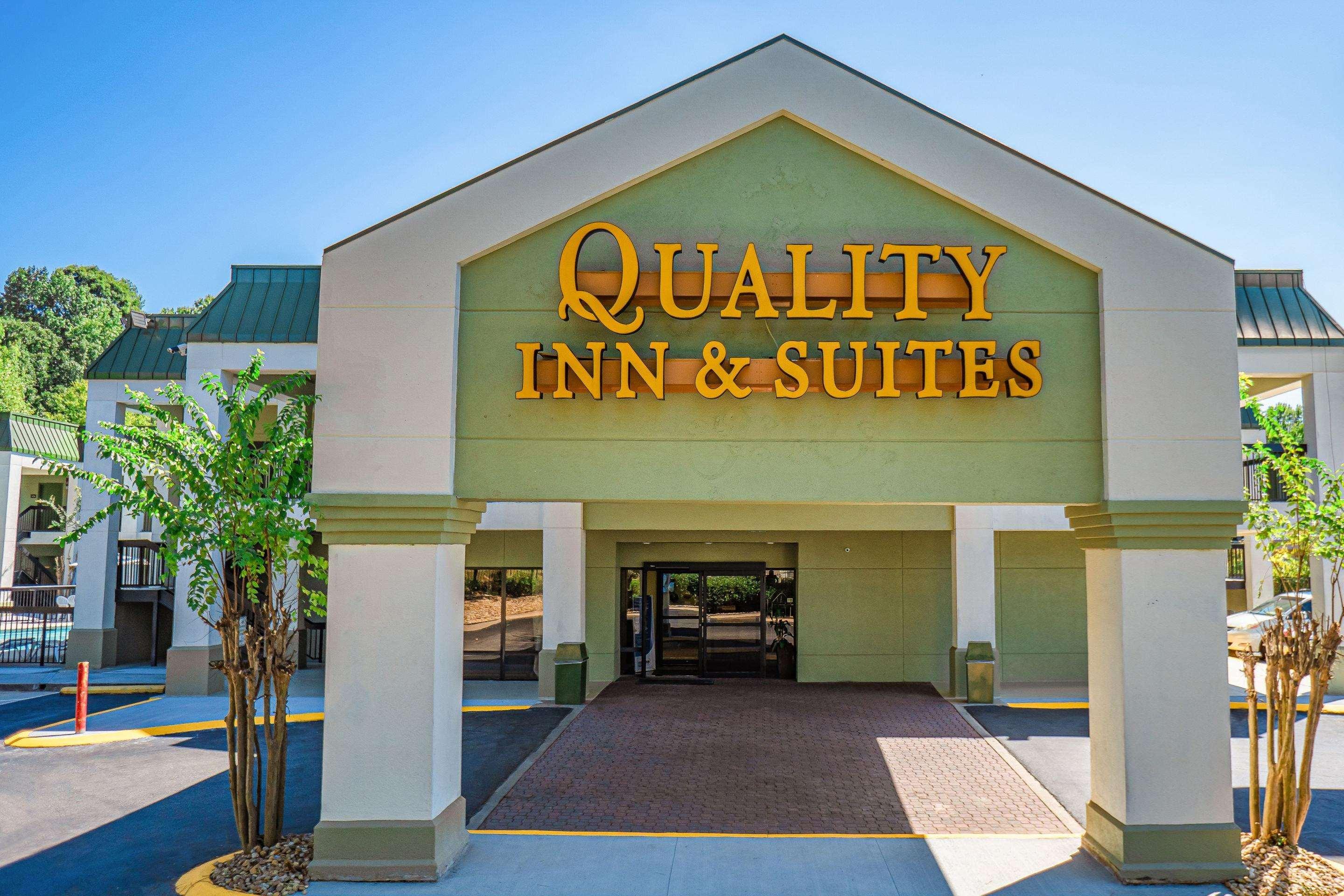 Quality Inn & Suites Near Six Flags - Austell Bagian luar foto