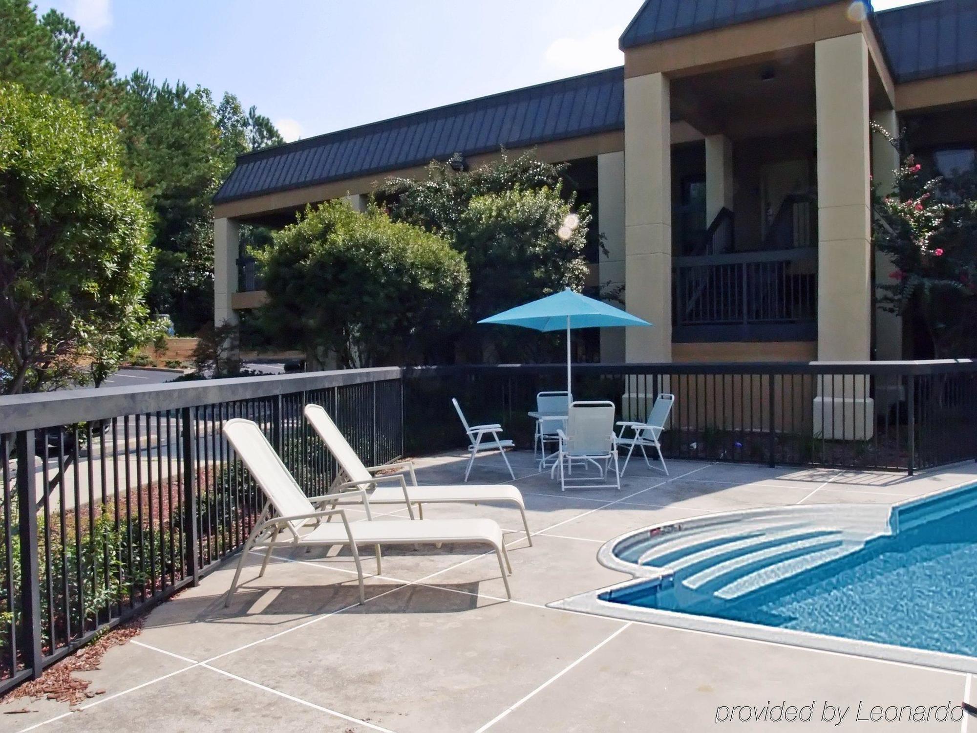 Quality Inn & Suites Near Six Flags - Austell Bagian luar foto