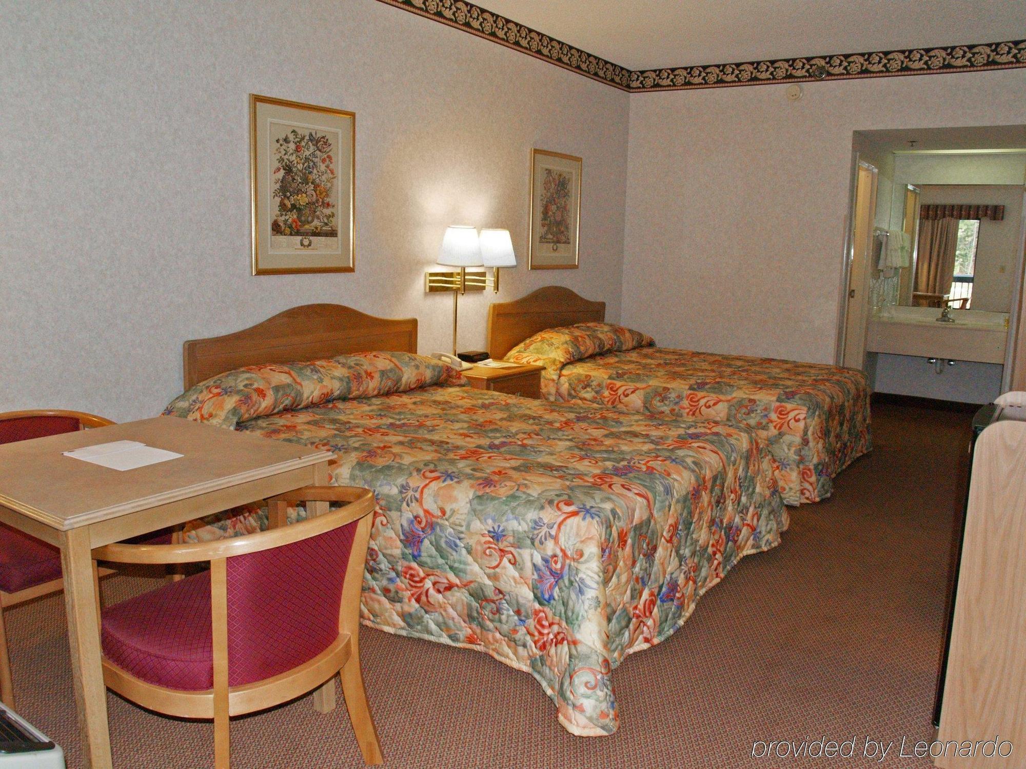 Quality Inn & Suites Near Six Flags - Austell Bagian luar foto