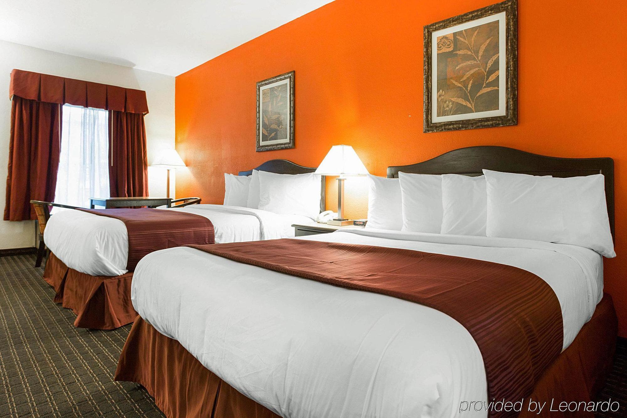 Quality Inn & Suites Near Six Flags - Austell Bagian luar foto