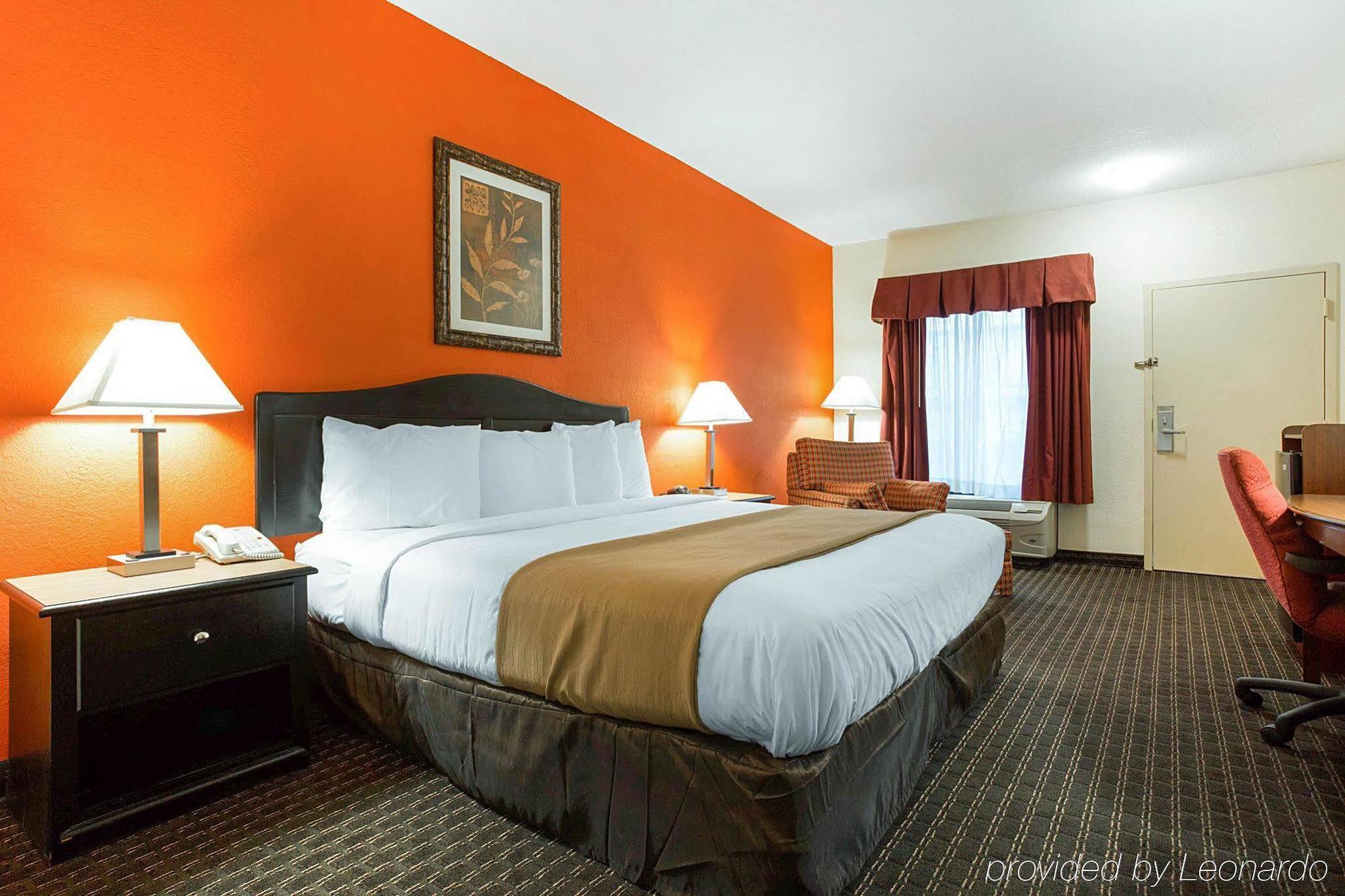 Quality Inn & Suites Near Six Flags - Austell Bagian luar foto
