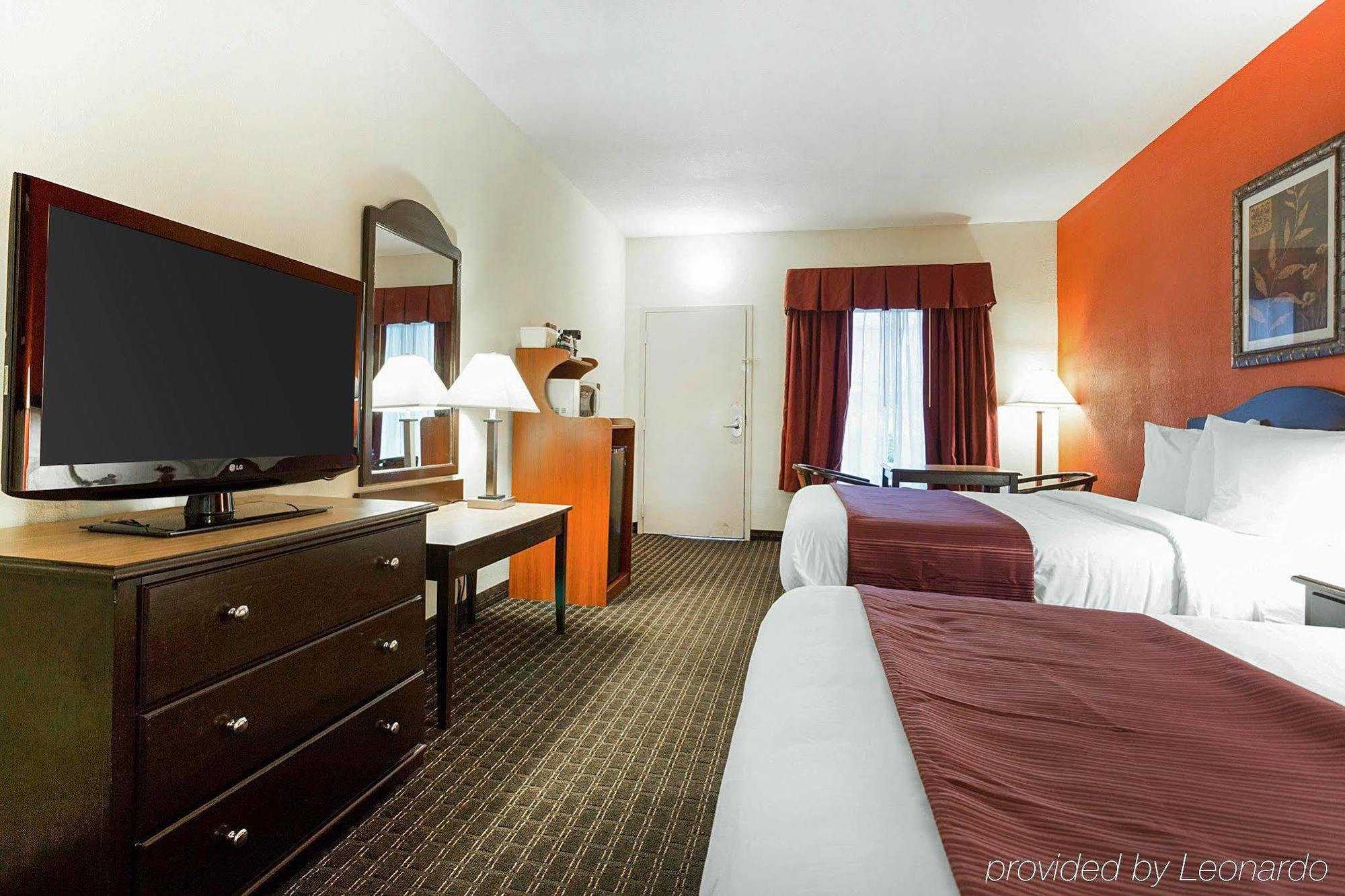 Quality Inn & Suites Near Six Flags - Austell Bagian luar foto